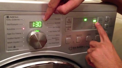 Çamaşır makinesini ön yıkamada çalıştırmamalısınız ve tam dolu olarak çalıştırmalısınız.
